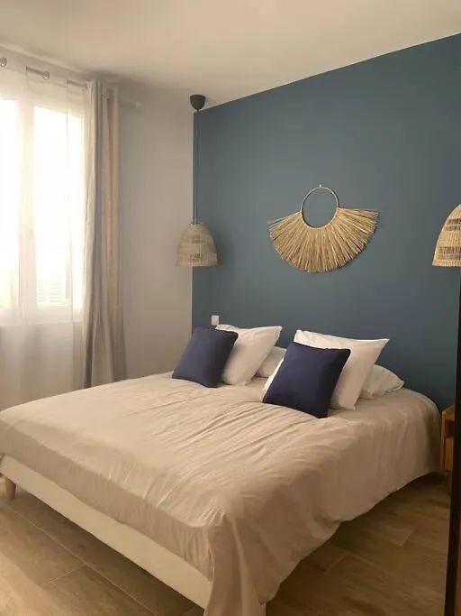 Cassis Centre, Superbe Appartement Neuf, 50M Port. 0*,  France