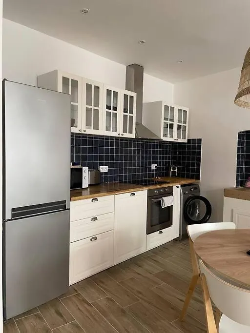 Cassis Centre, Superbe Appartement Neuf, 50M Port. Apartment
