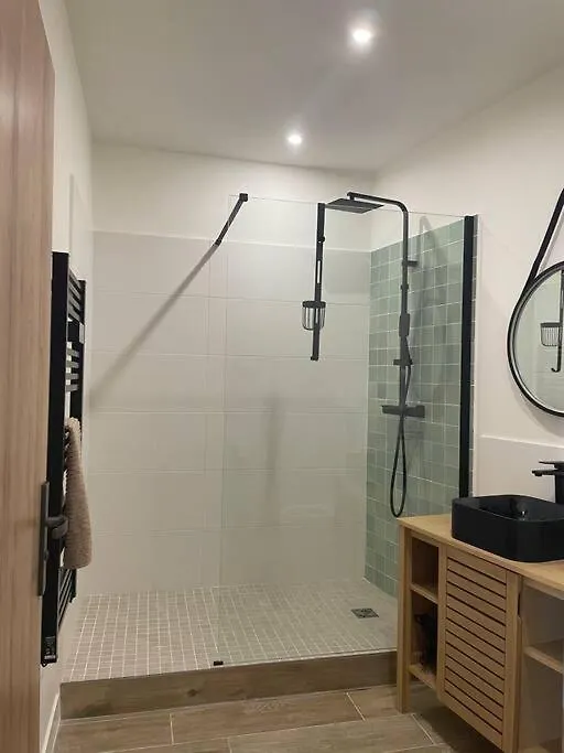 Apartment Cassis Centre, Superbe Appartement Neuf, 50M Port.